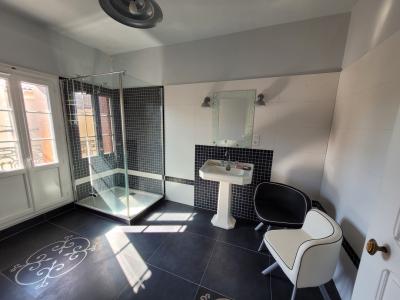 Elegant House With Swimming Pool And Views