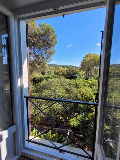 Elegant House With Swimming Pool And Views