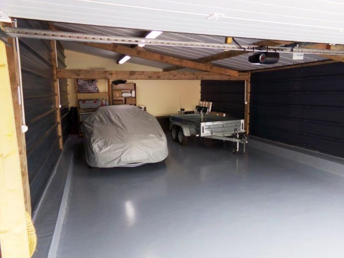 Main House with Guest Gite and Lake