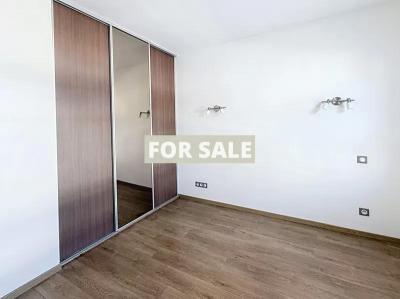 Coastal House with Swimming Pool