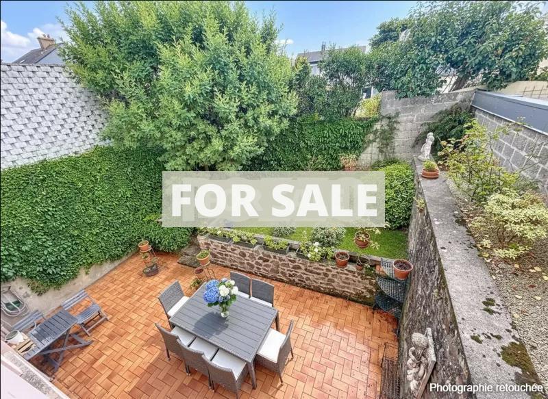 Town House in Coastal Resort Location