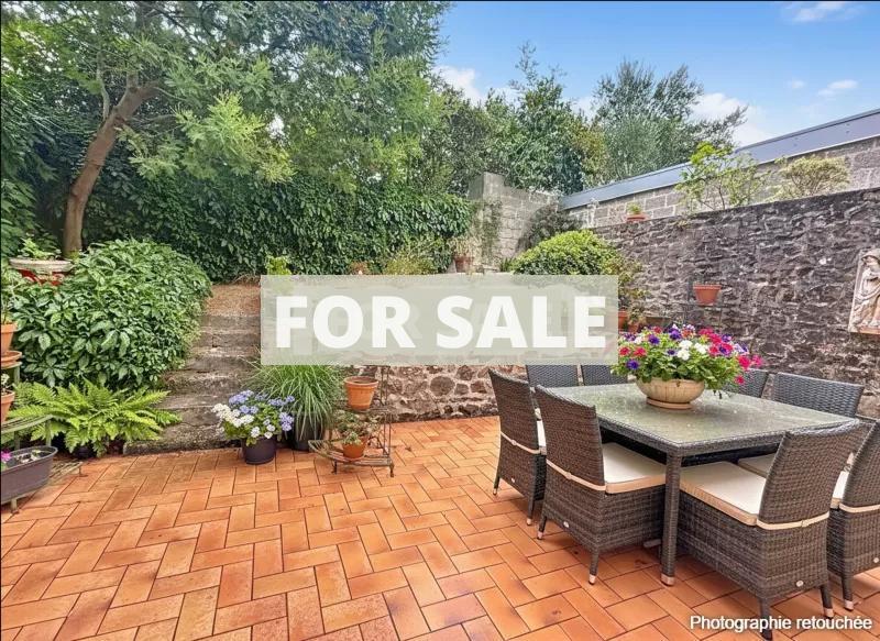 Town House in Coastal Resort Location