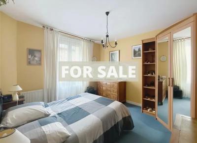 Town House in Coastal Resort Location