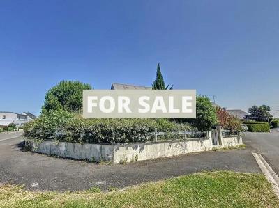 Detached House with Garden in Coastal Resort