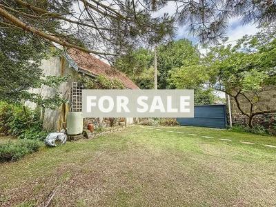 Traditional House with Landscaped Garden