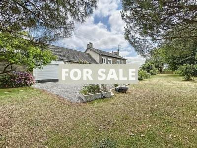 Traditional House with Landscaped Garden