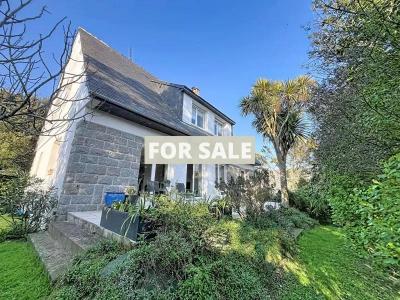 Detached House with Garden by the Coast