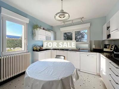 Detached House with Garden by the Coast