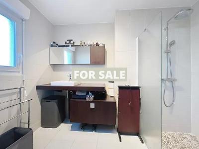 Detached House with Garden by the Coast