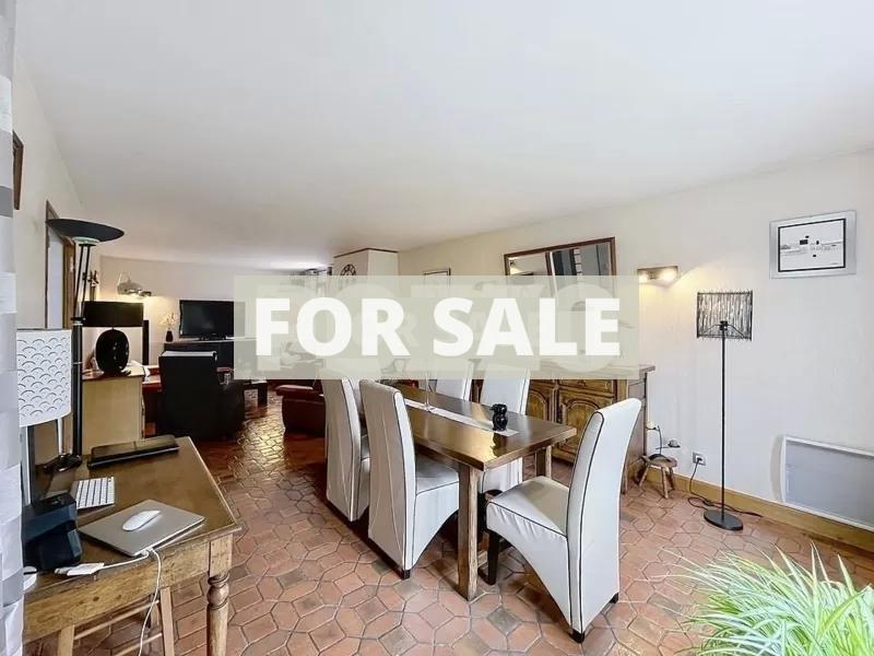 Detached House with Landscaped Garden