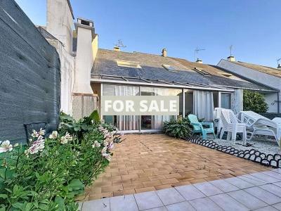 Traditional House with Garden by the Coast