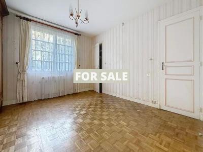 Detached House with Garden