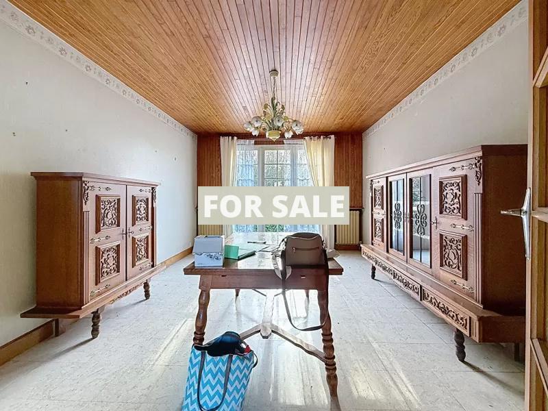 Detached House with Garden