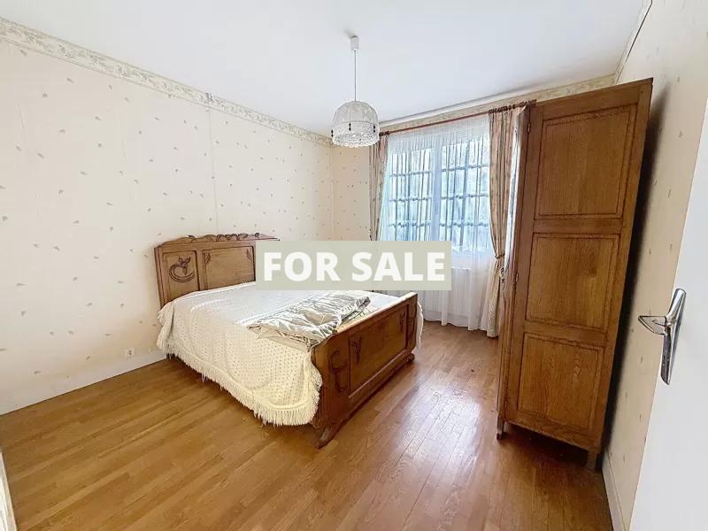 Detached House with Garden