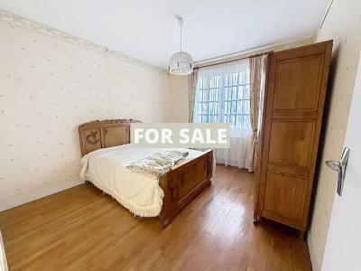 Detached House with Garden