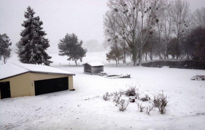 Main House with Guest Gite and Lake