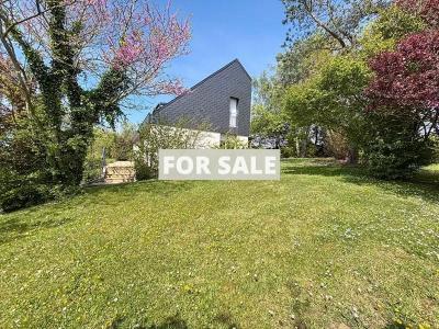 Detached House with Garden by the Coast