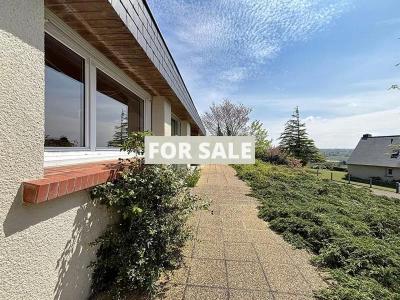Detached House with Garden by the Coast