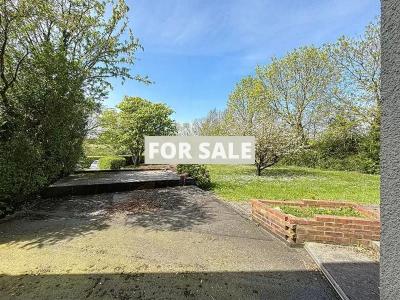 Detached House with Garden by the Coast