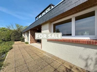 Detached House with Garden by the Coast