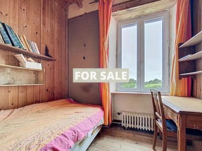 Detached House with Garden by the Coast