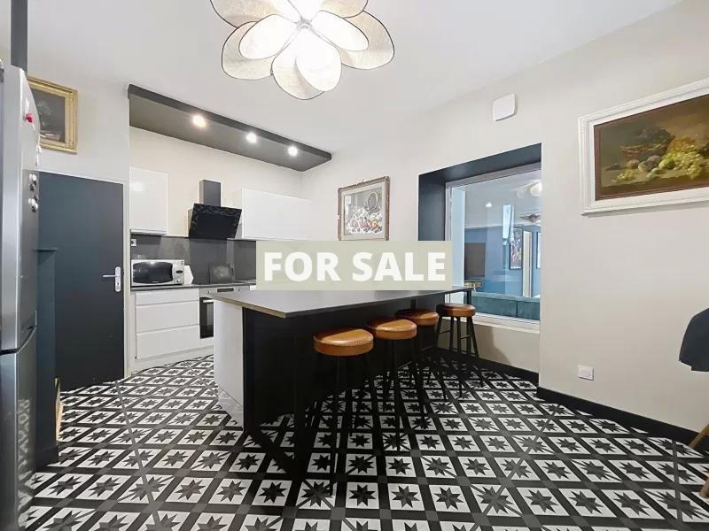 Building in Heart of Rural Village with Potential