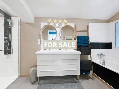 Building in Heart of Rural Village with Potential