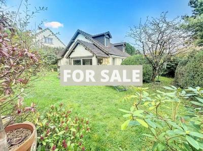 Coastal Property in Fine Fettle with Landscaped Garden