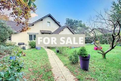 Coastal Property in Fine Fettle with Landscaped Garden