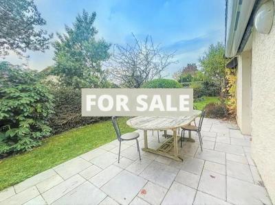 Coastal Property in Fine Fettle with Landscaped Garden