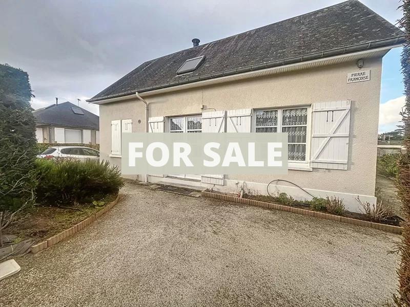 Detached House with Garden by the Coast