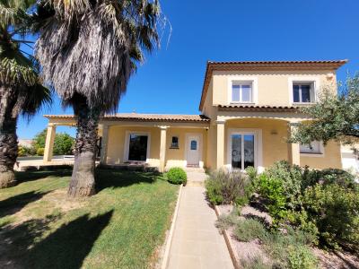 Pretty Detached Villa With Swimming Pool