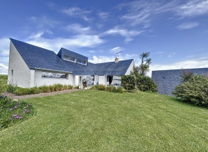 Contemporary Detached House in Coastal Location