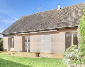 Modern Detached House with Garden