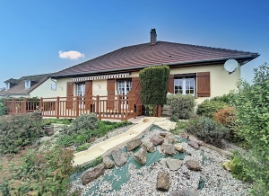 Detached House with Beautiful Garden