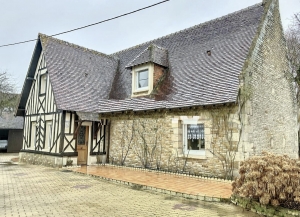 Detached Country House with Outbuilding