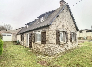 Detached House with Garden and Large Outbuilding