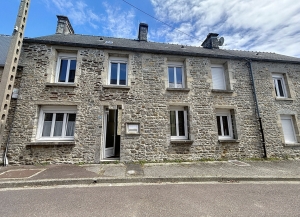 Town House in Great Coastal Location