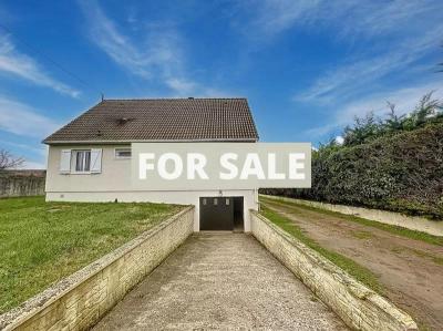 Detached House with Garden by the Coast
