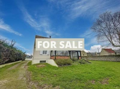 Detached House with Garden by the Coast