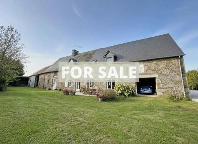 Detached Country House with Landscaped Garden