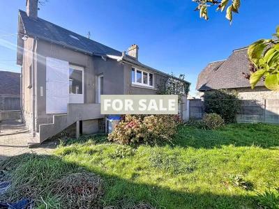 Detached House with Garden by the Coast