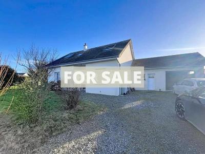 Detached House with Garden by the Coast