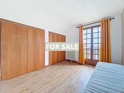 Delightful Detached House and Lovely Garden