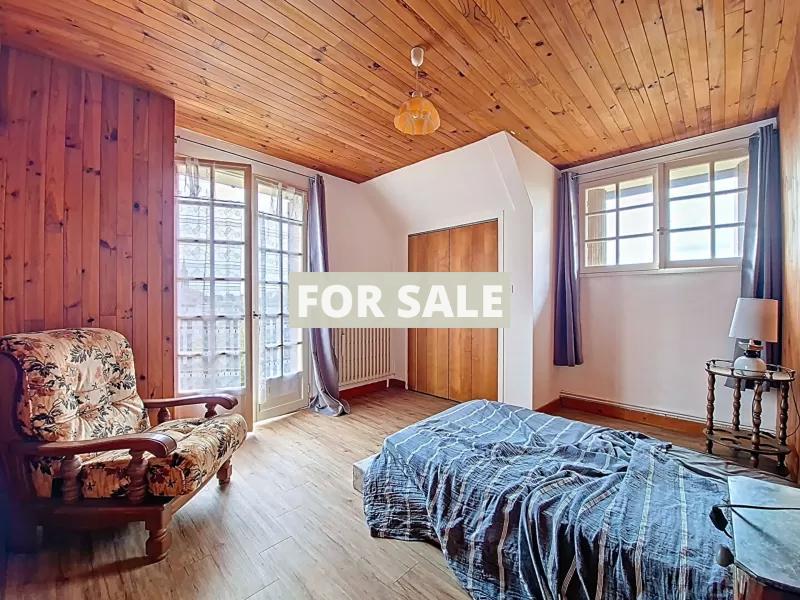 Delightful Detached House and Lovely Garden