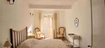 Elegant 18th Century Bourgeoise House