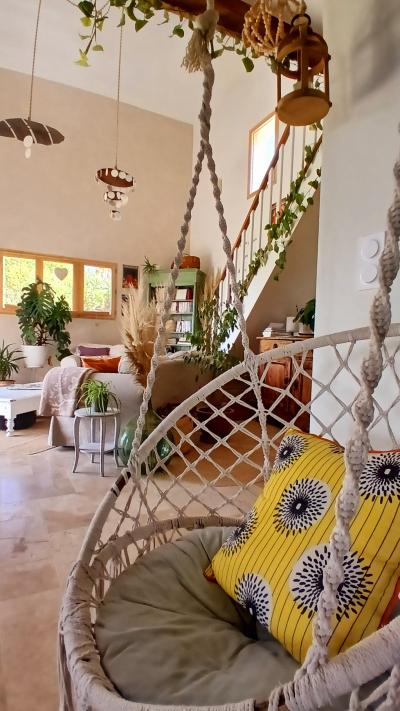 Elegant And Charming Villa With Landscaped Garden