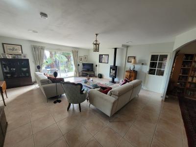 Superb Villa With Swimming Pool in Landscaped Gardens And Stunning Views