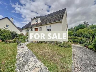 Detached House with Garden