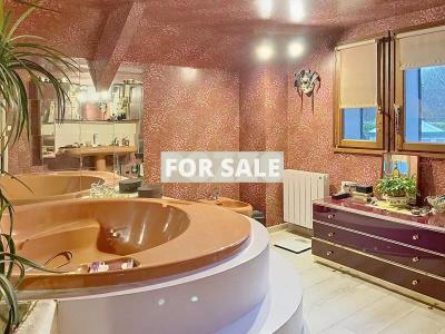 Main House, Guest House and Swimming Pool